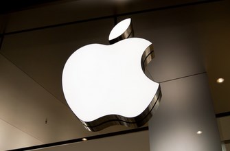 Federal judge okays class action lawsuit against Apple