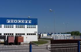 Foxconn shrinks workforce as sales growth stalls
